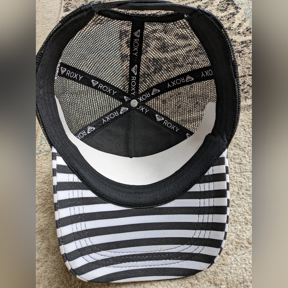 Roxy hat - Picture 4 of 4